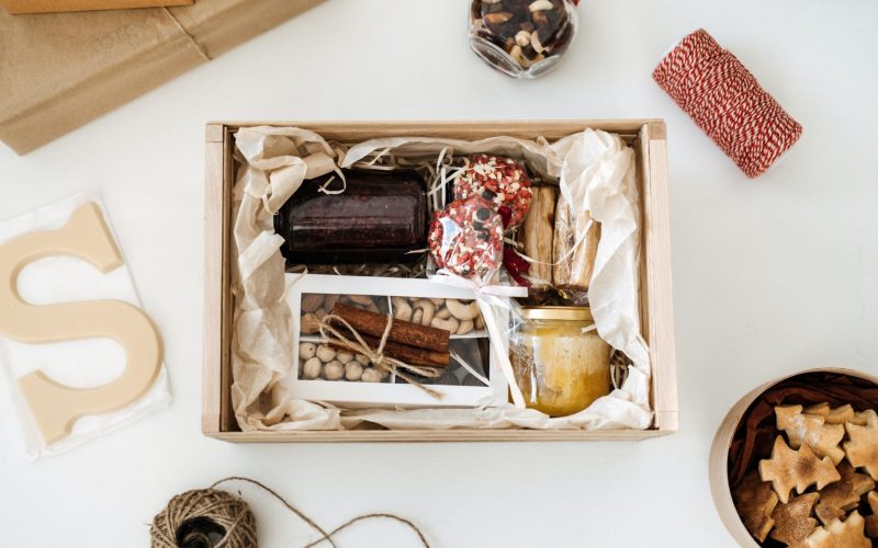 gift-care-box-package-with-healthy-desserts-and-sweets-subscription-boxes-for-christmas-and-the-e1658932527364-psdwk3ma7rrvxbcfp45dgtd030vsdlez9w3c785qx4